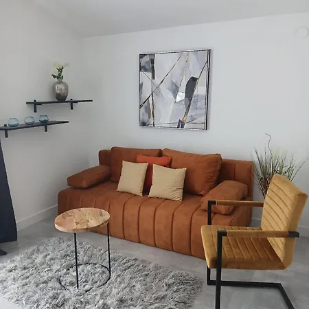 Апартаменты 3, Own Swimming Pool, Sea View Любач